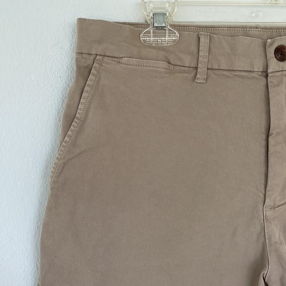 GAP Khakis 10” men’s tan cotton chino shorts size 33 - Picture 3 of 8